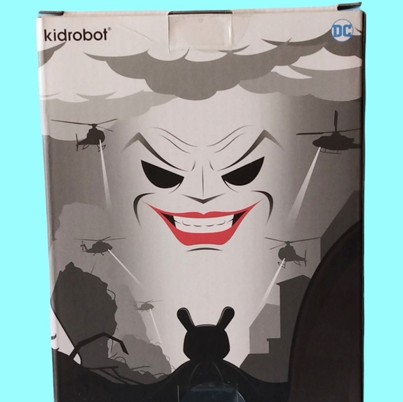 NWT Kidrobot Batman Collectable Vinyl Dunny - Picture 3 of 5